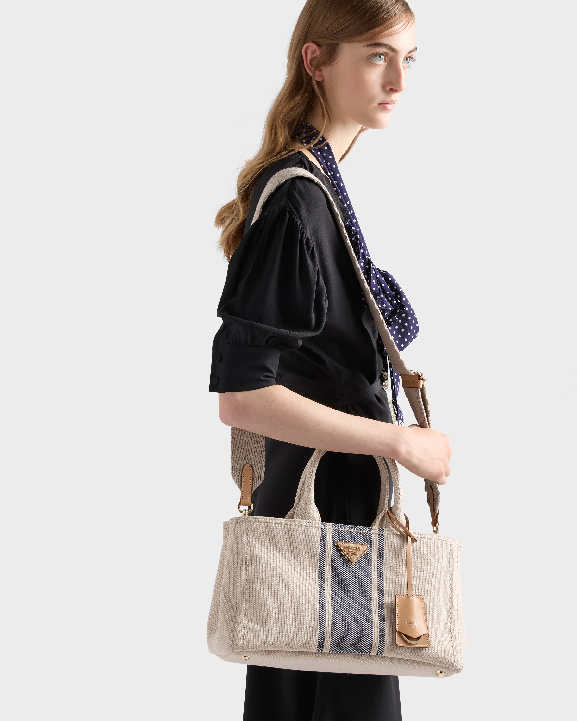 프라다 Prada Jardinière 라지 코튼 캔버스 백 1BG554_2ZQG_F0Z12_V_9YM