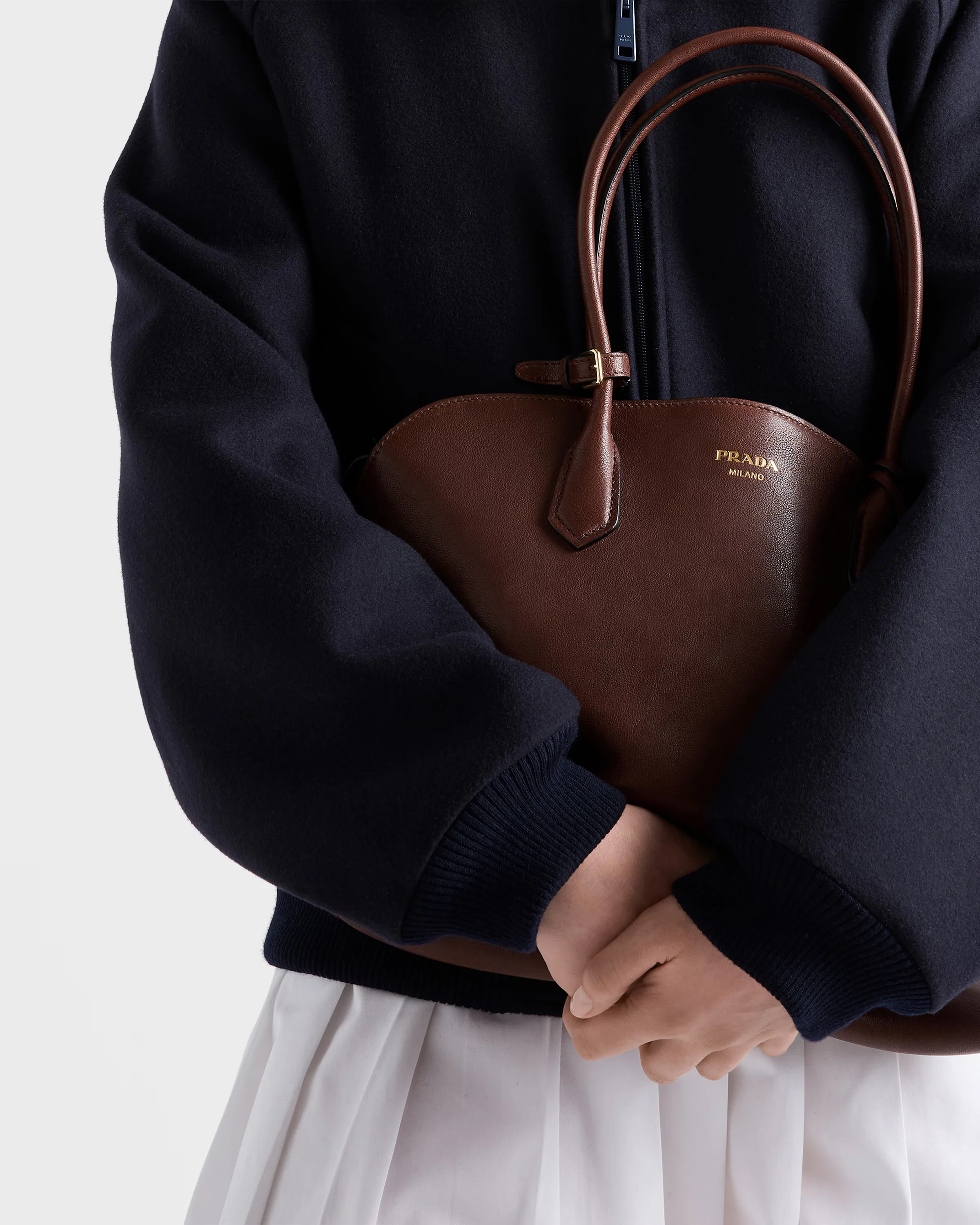 프라다 Prada Signet 라지 레더 토트백 1BG600_2HFQ_F0LU3_V_OOM