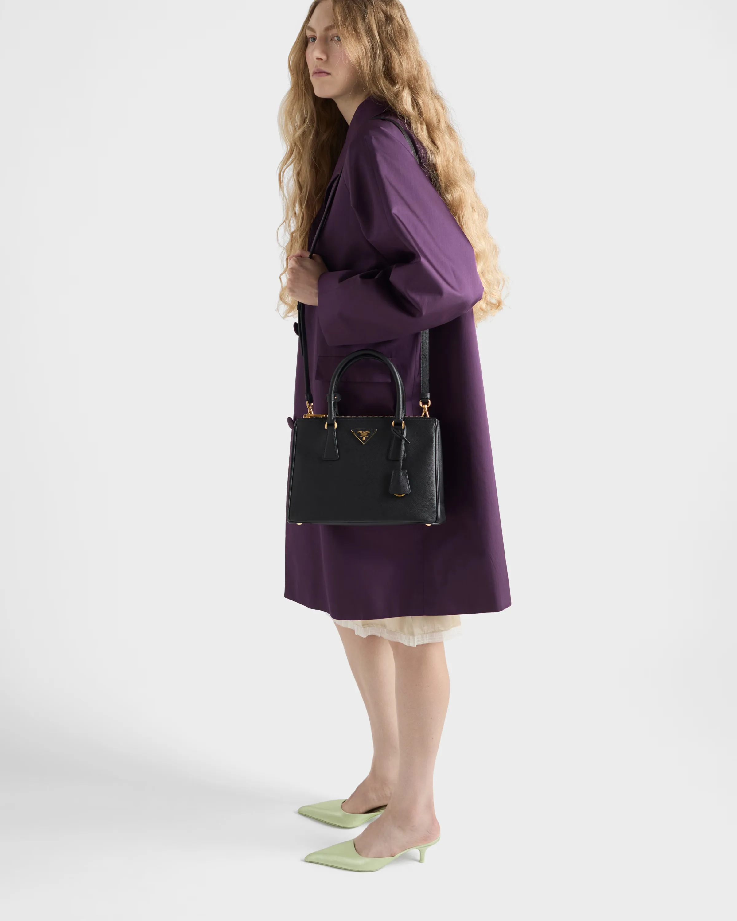 프라다 Prada Galleria 미디엄 사피아노 레더 백 1BA863_NZV_F0002_V_EOO