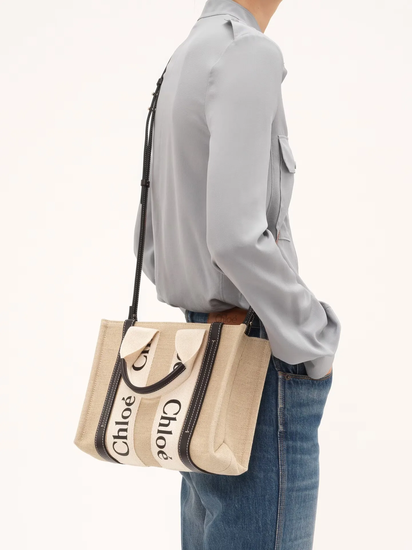끌로에 스몰 우디 토트백 리넨 CHC22AS397I2691J
