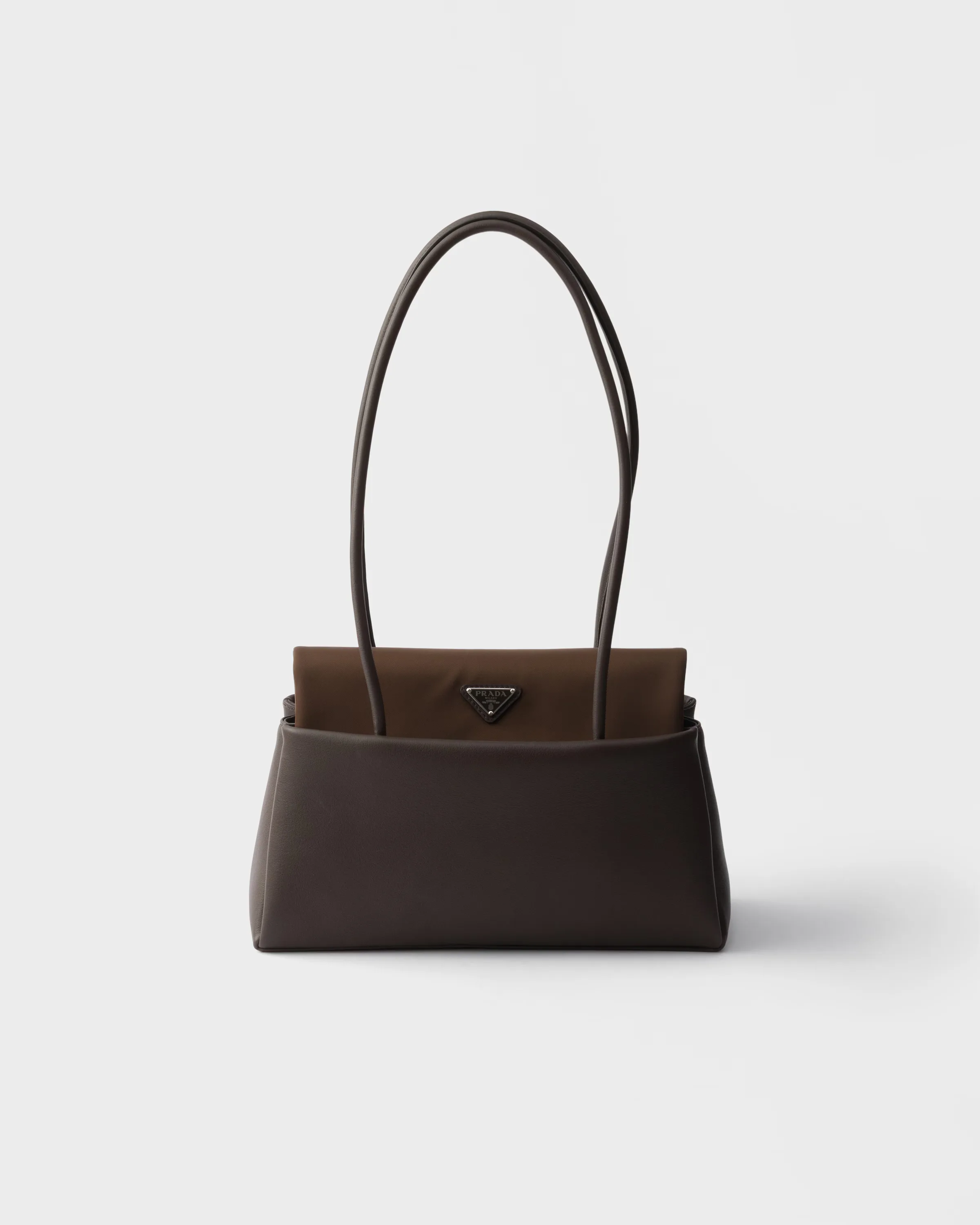 프라다 Prada Passage 미디엄 레더 백 & Re-Nylon 플랩 1BA495_2G52_F0002_V_OPO