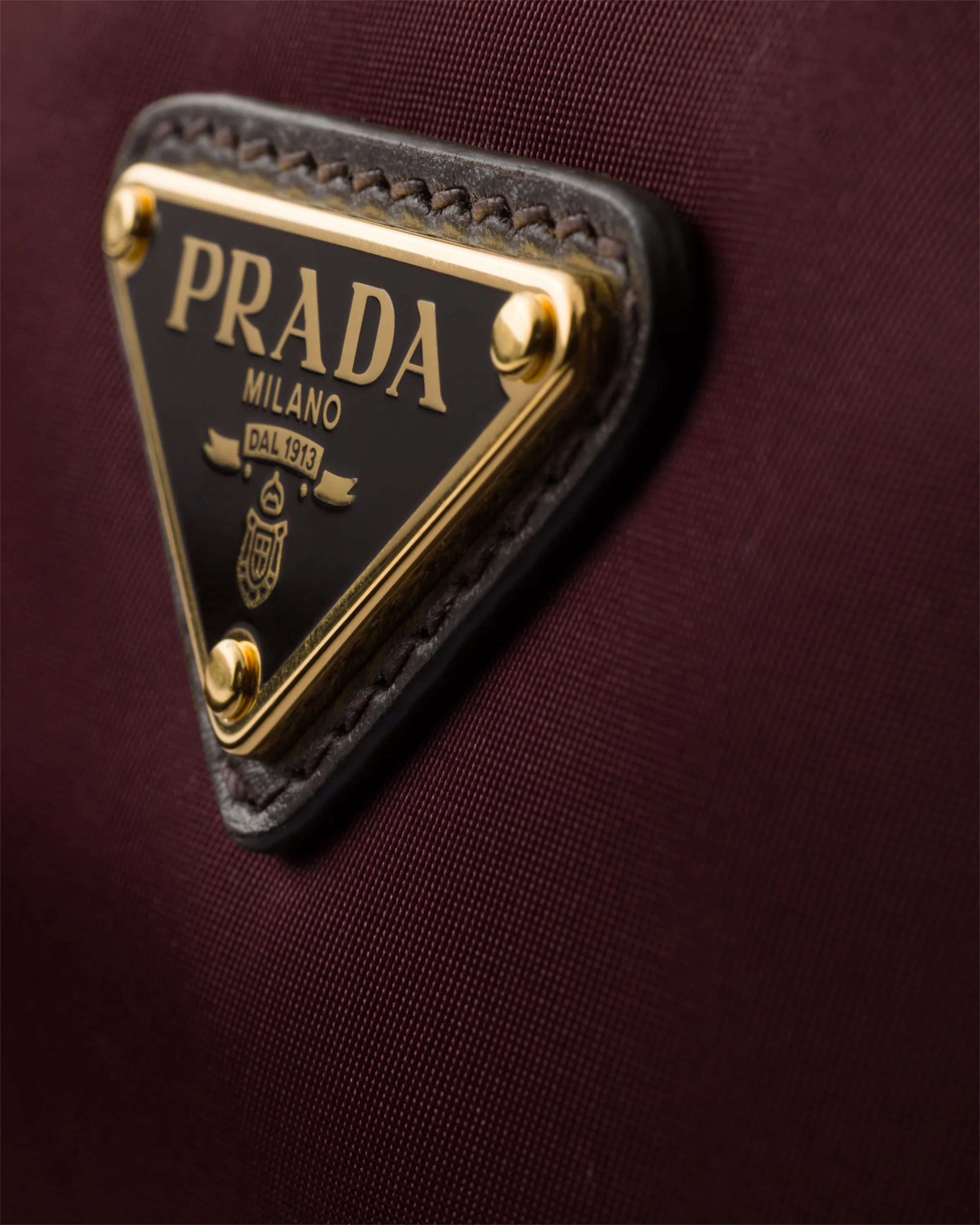 프라다 Prada Explore 스몰 Re-Nylon & 레더 숄더백 1BH232_RDLN_F0002_V_NOO