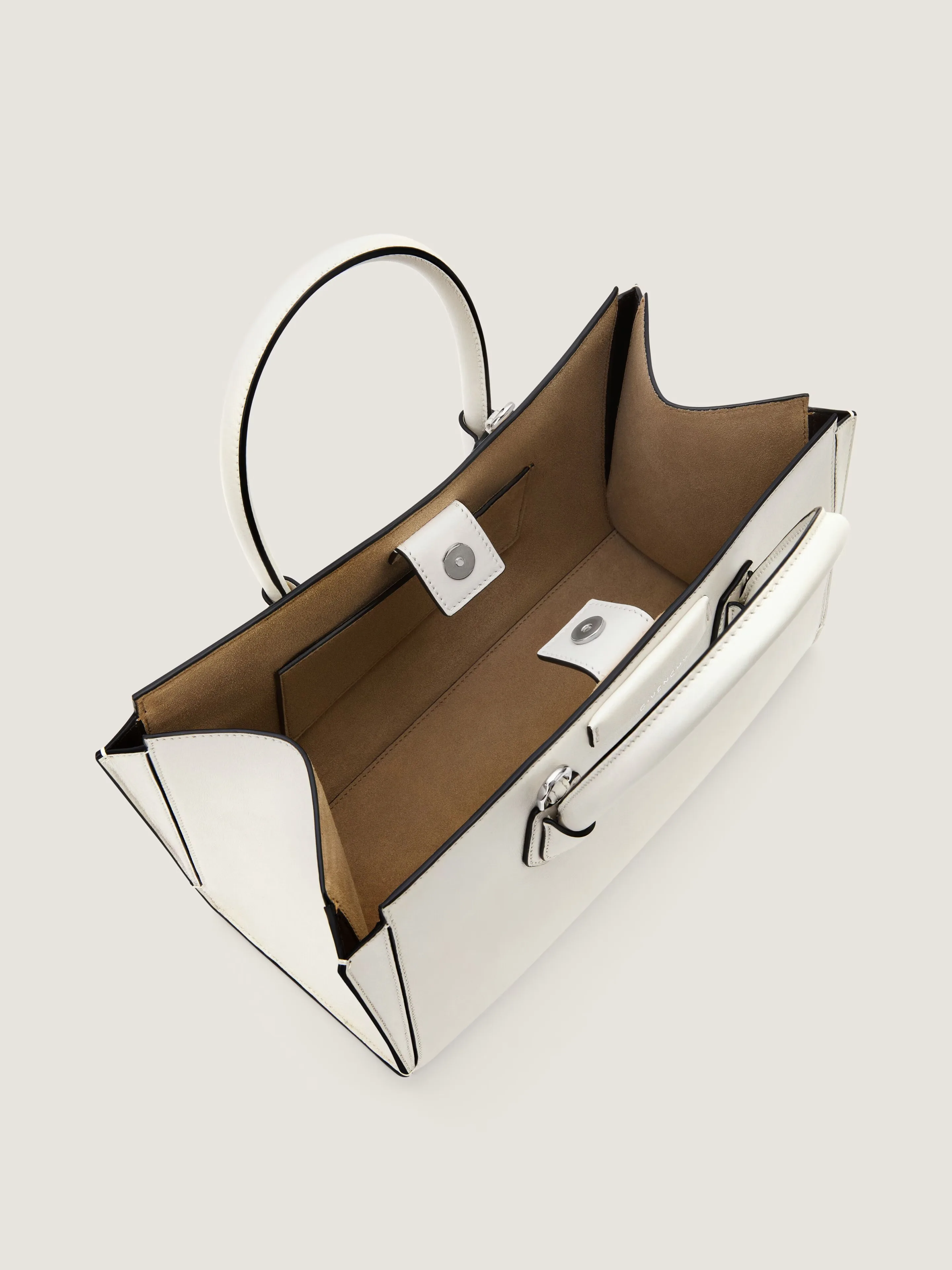 지방시 스몰 안티고나 Catchall 백 in shiny 그레인드 레더 BB5197B2HP-153