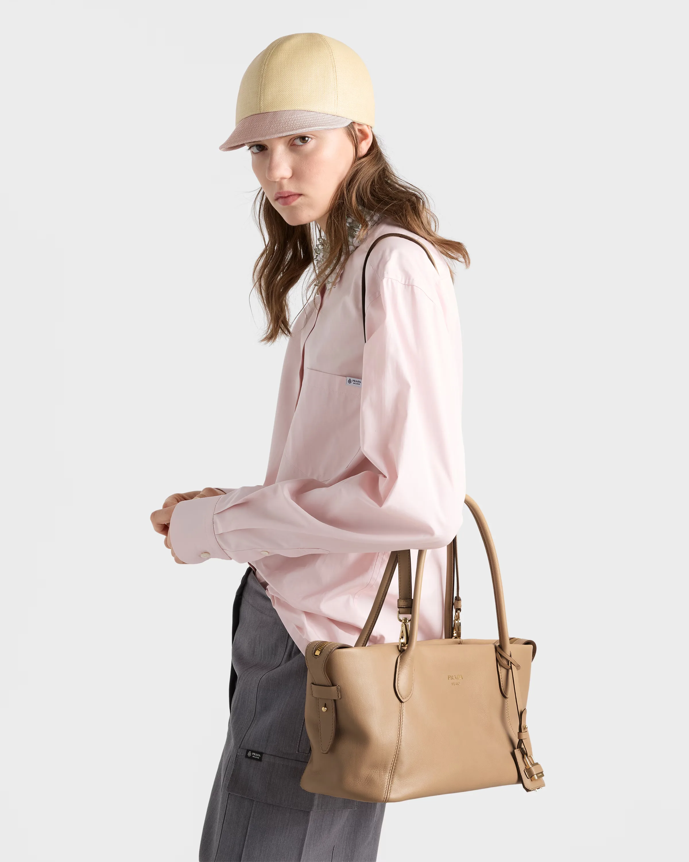 프라다 Prada Ouvert 라지 레더 토트백 1BG661_2HF2_F0036_V_OOO