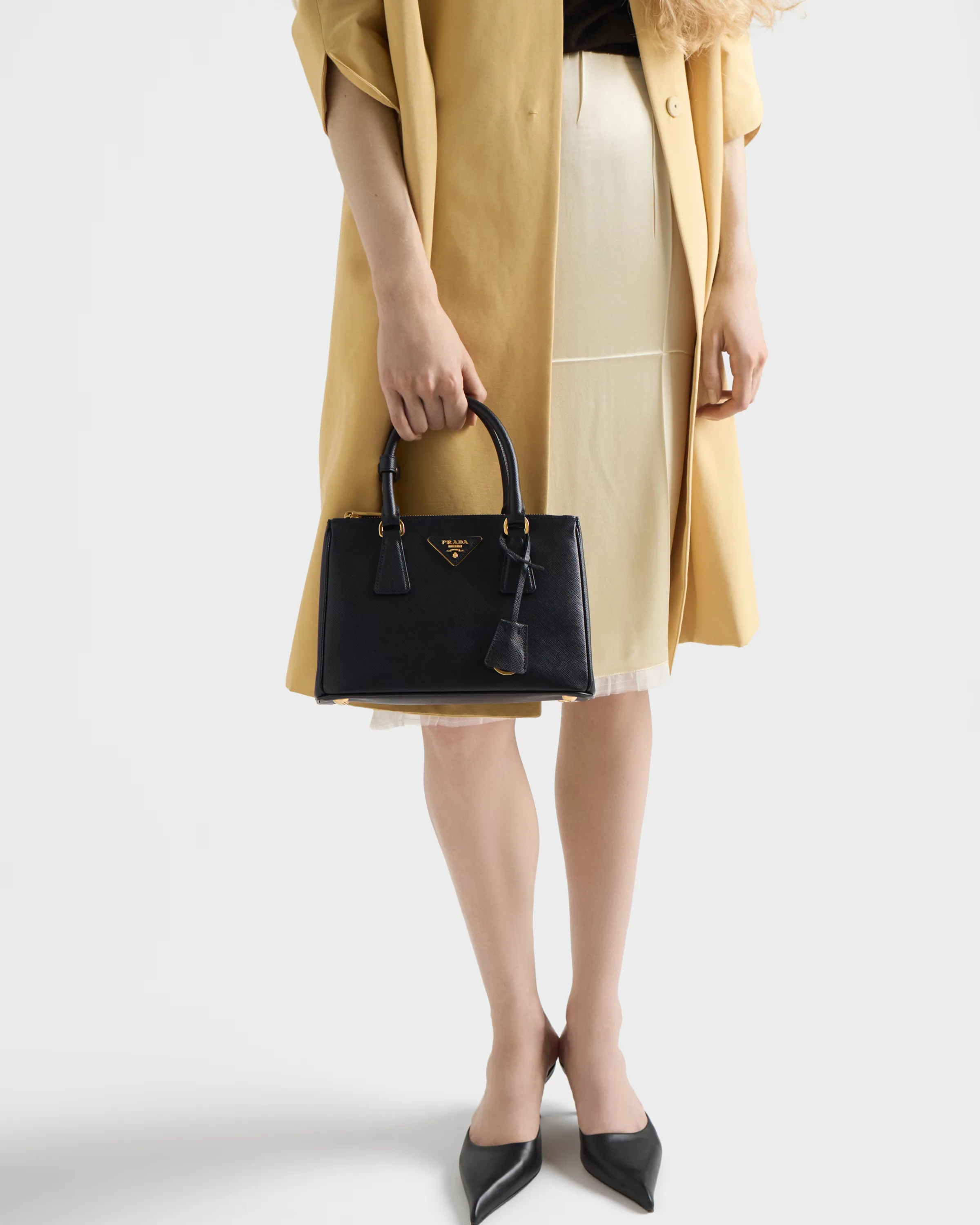 프라다 Prada Galleria 스몰 사피아노 레더 백 1BA896_NZV_F0002_V_EOO