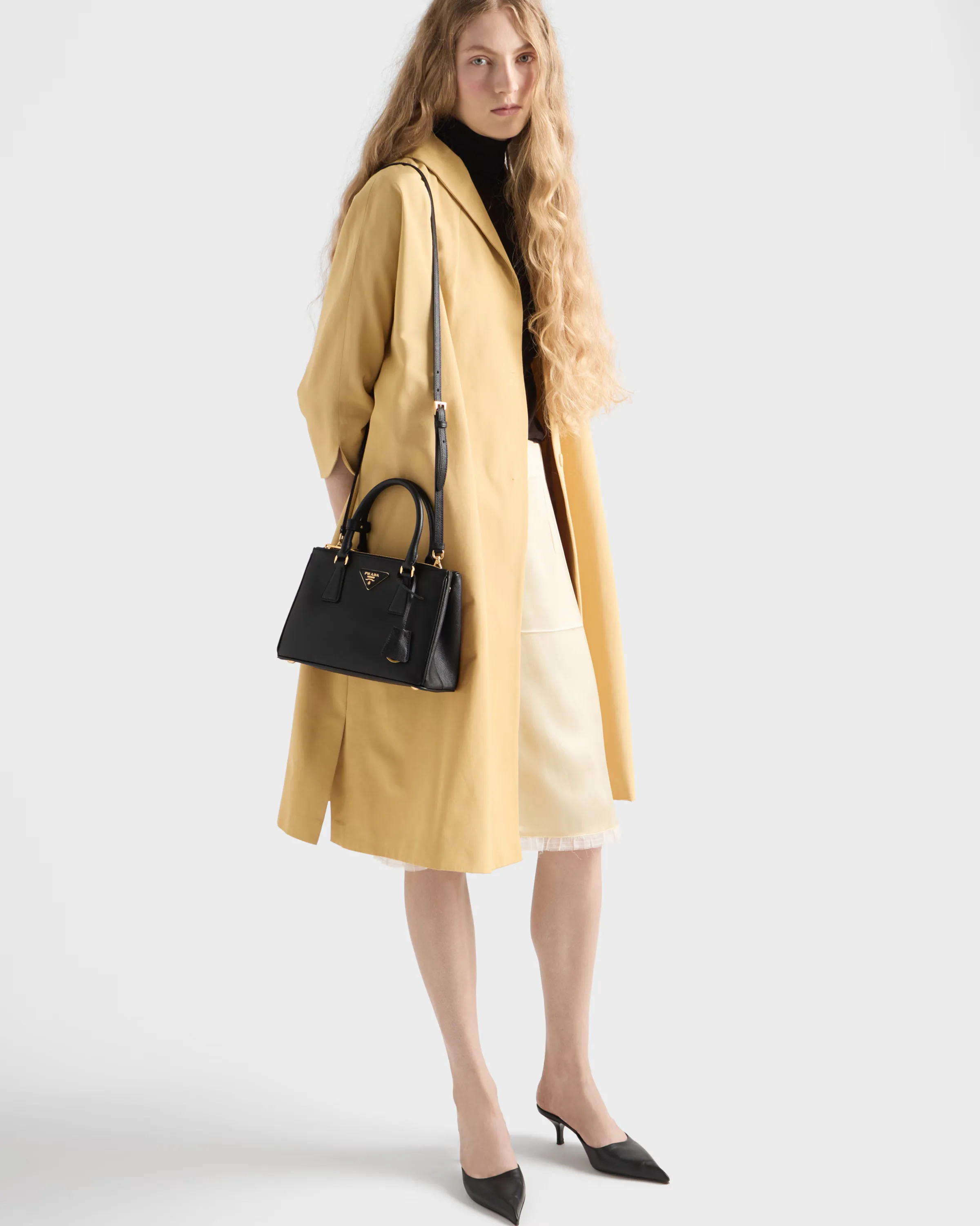 프라다 Prada Galleria 스몰 사피아노 레더 백 1BA896_NZV_F0002_V_EOO