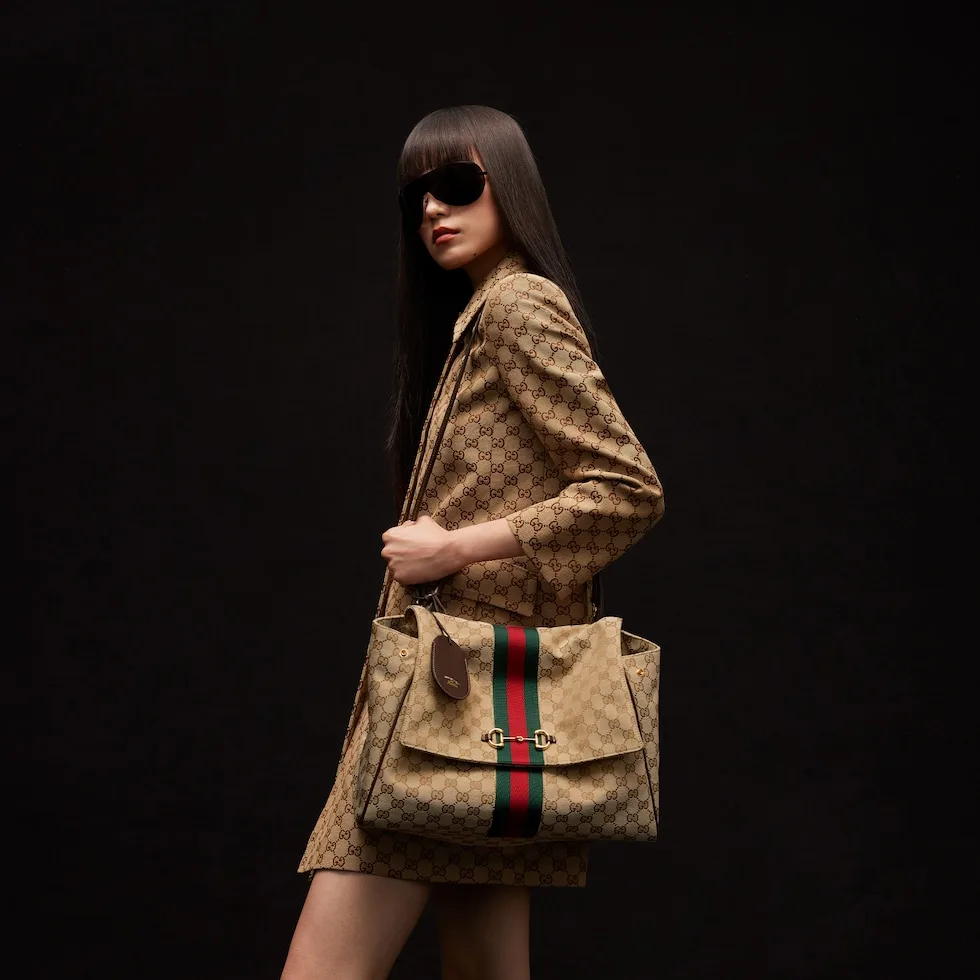 구찌 Paparazzo 라지 탑핸들백 875019FAFV99653