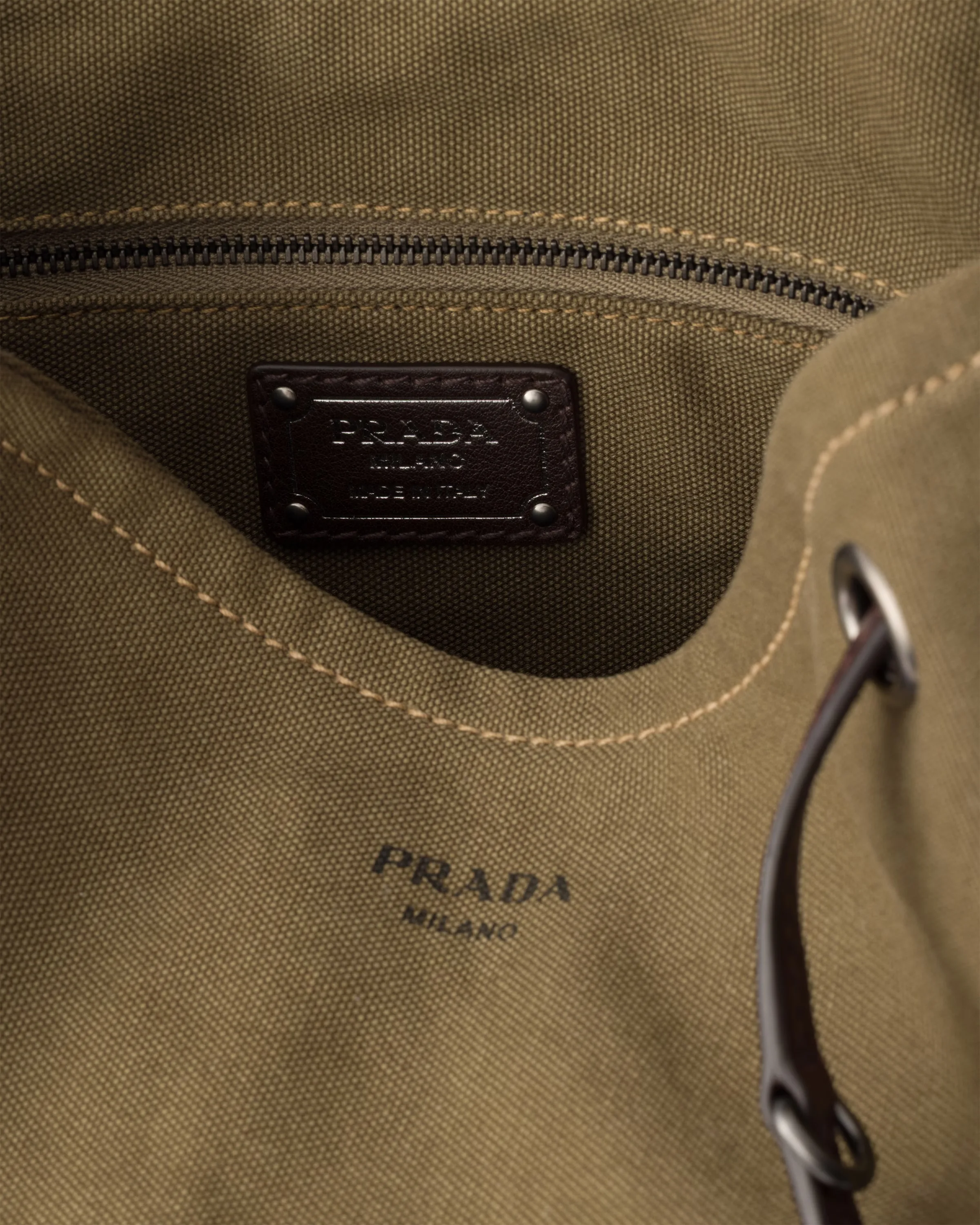 프라다 Prada Route 라지 캔버스 & 레더 백 1BC293_2G6W_F0161_V_OOO