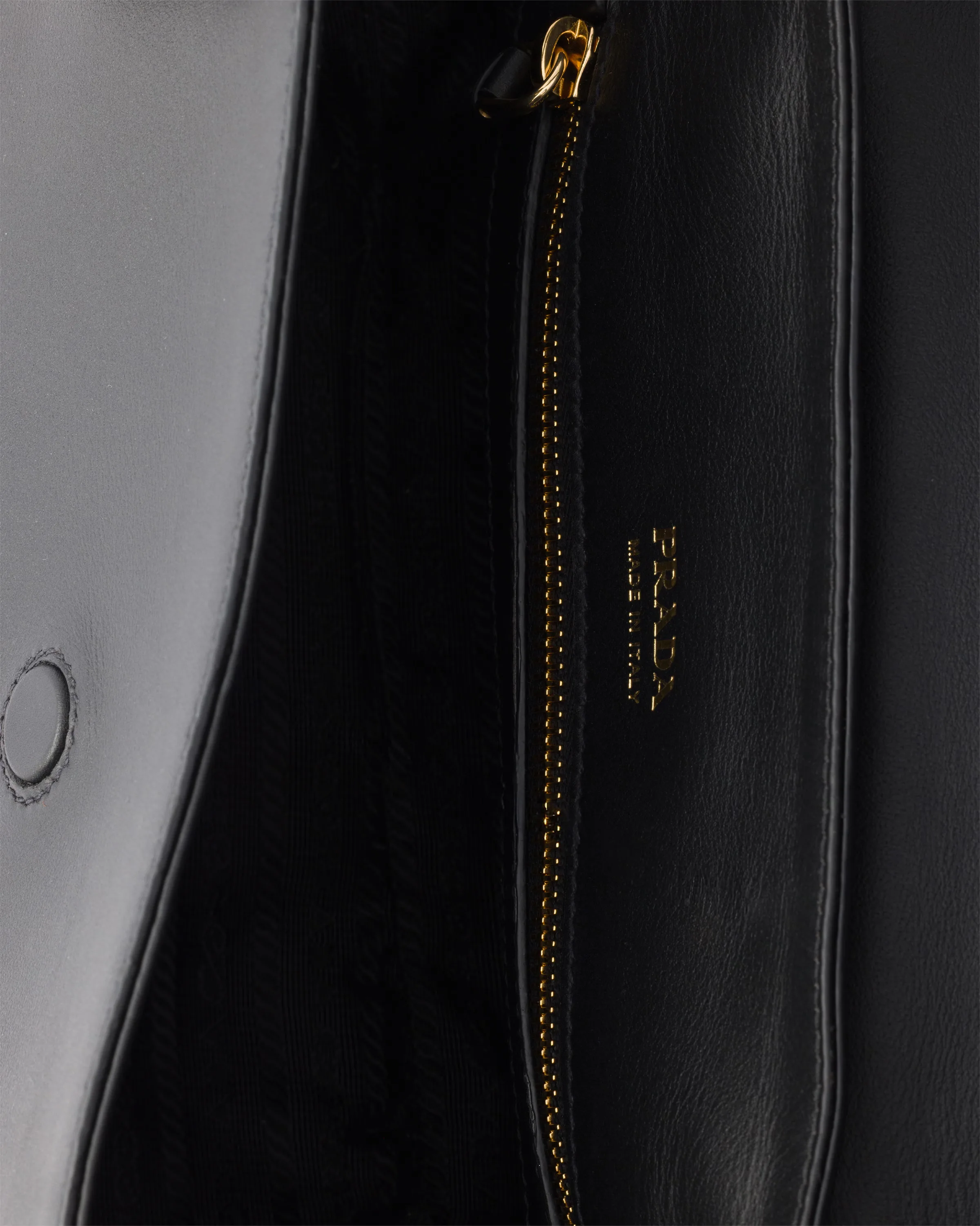 프라다 Prada Carry 미디엄 레더 숄더백 1BD403_2CYS_F0002_V_OOO