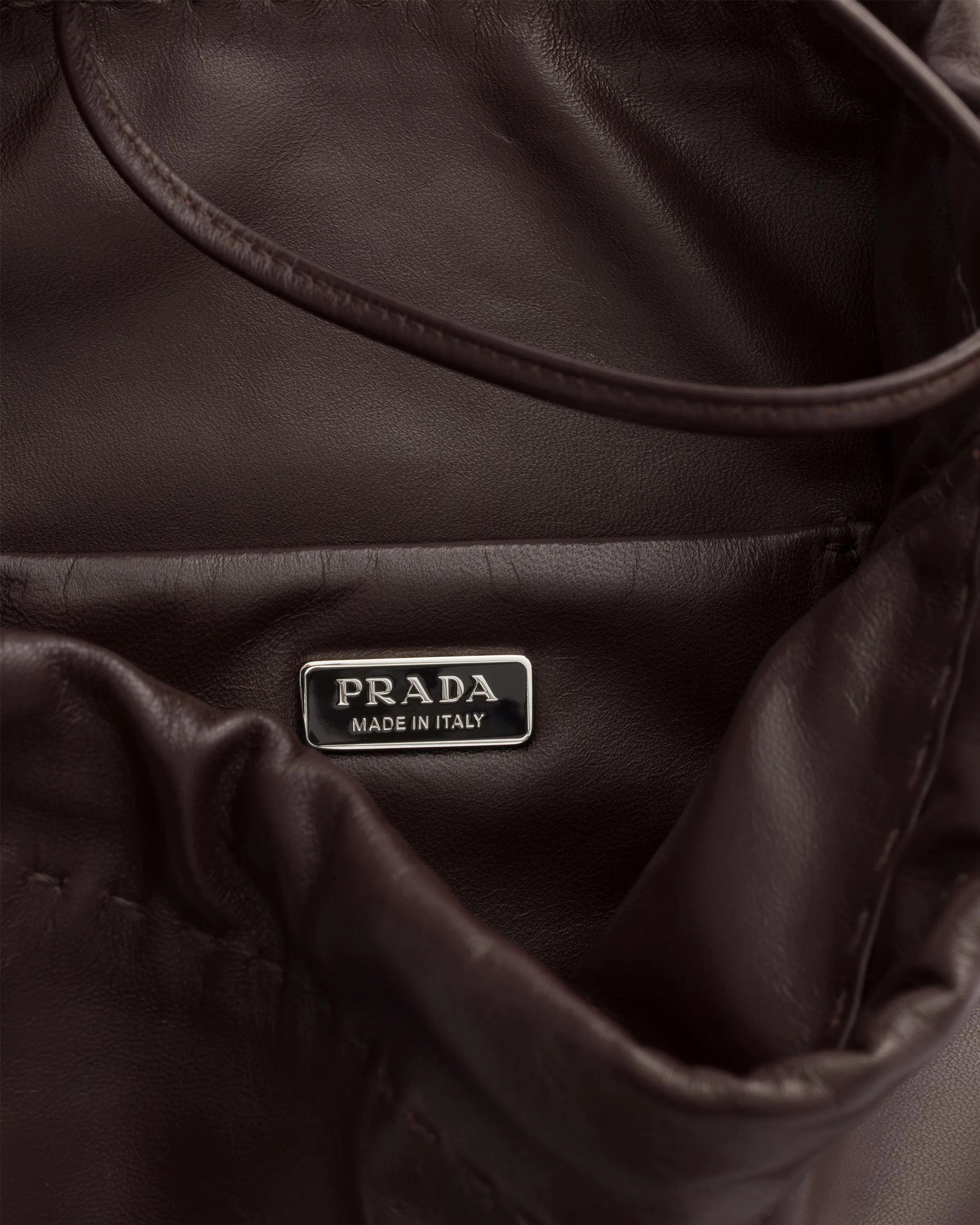 프라다 Prada Wish 나파 레더 파우치 1NK063_2DX8_F0383