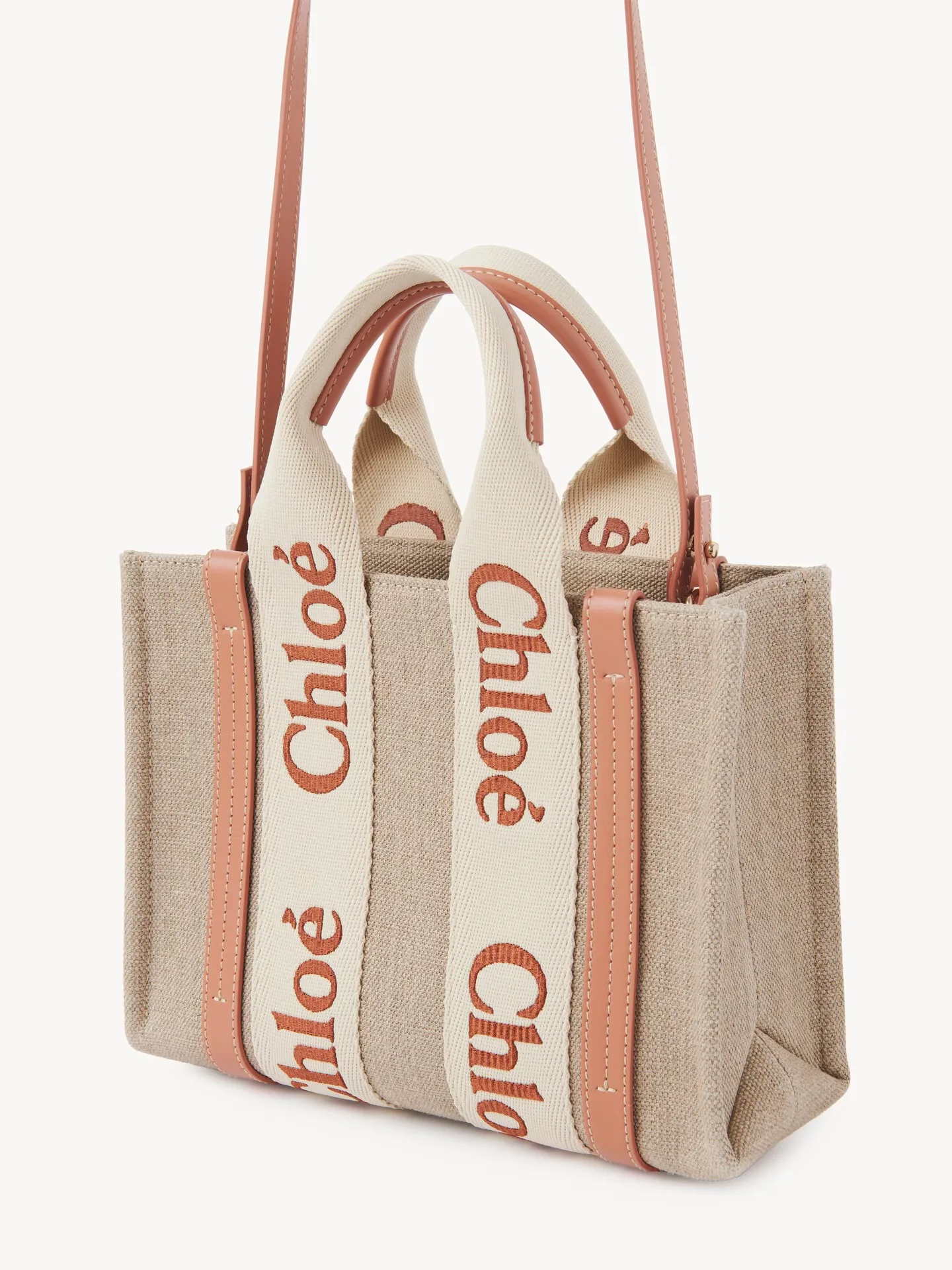 끌로에 스몰 우디 토트백 리넨 CHC23AS397L17847