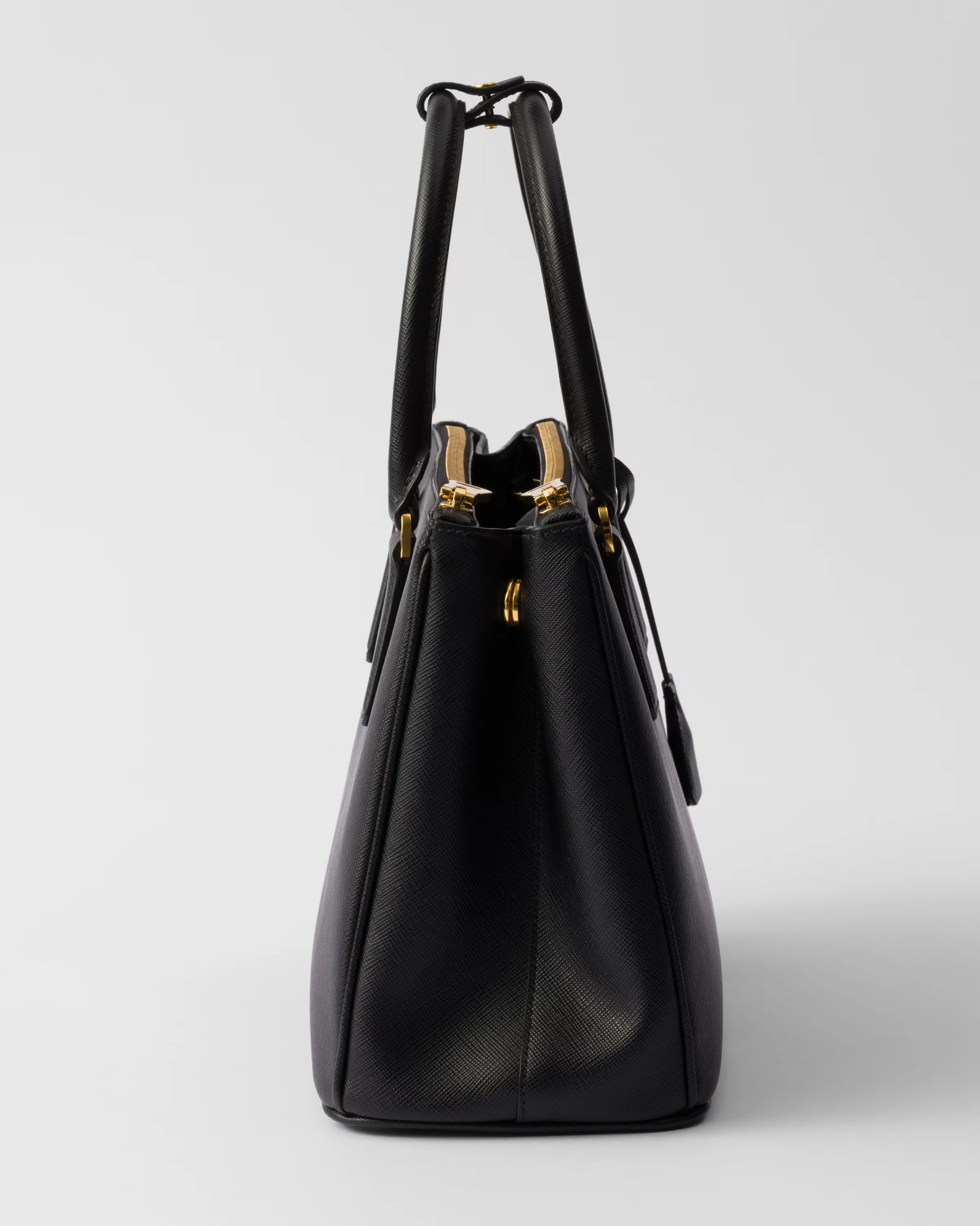 프라다 Prada Galleria 미디엄 사피아노 레더 백 1BA863_NZV_F0002_V_EOO