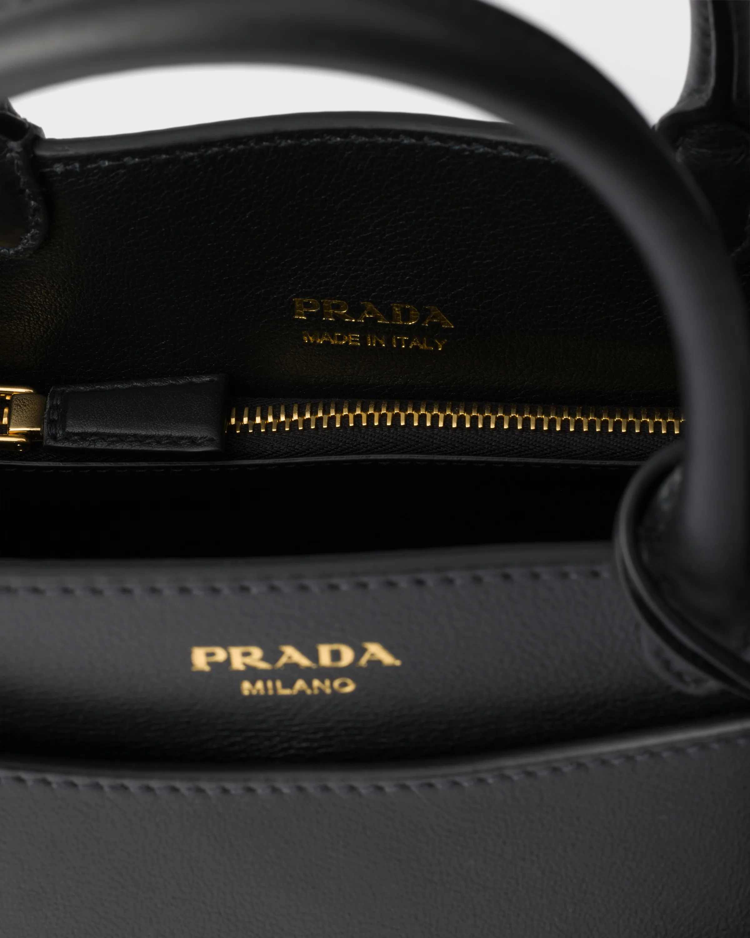 프라다 Prada Prelude 미디엄 레더 핸드백 1BA507_2CYS_F0002_V_OOO