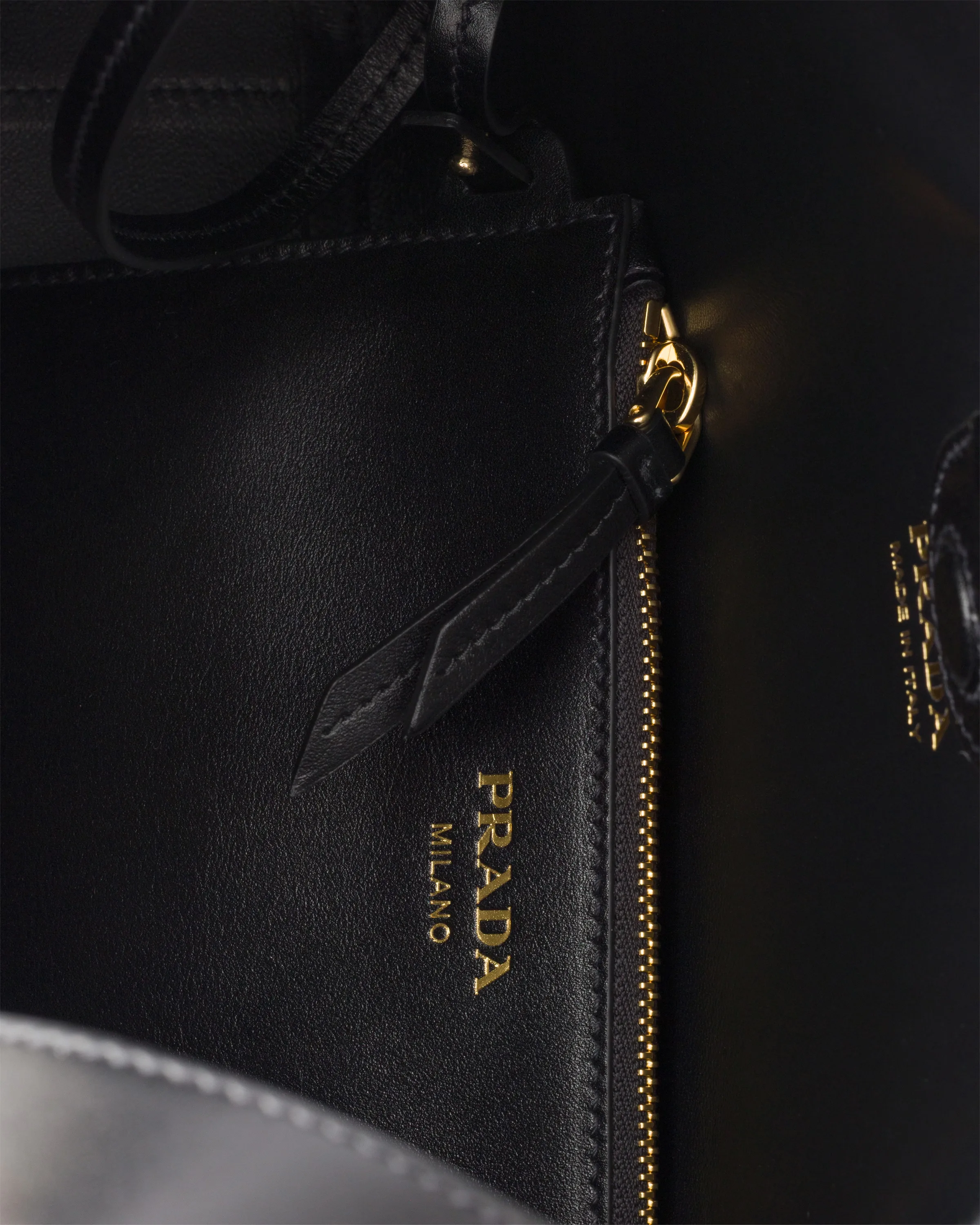 프라다 Prada Boogie 미디엄 레더 백 1BC300_2ZRN_F0002_V_OOO