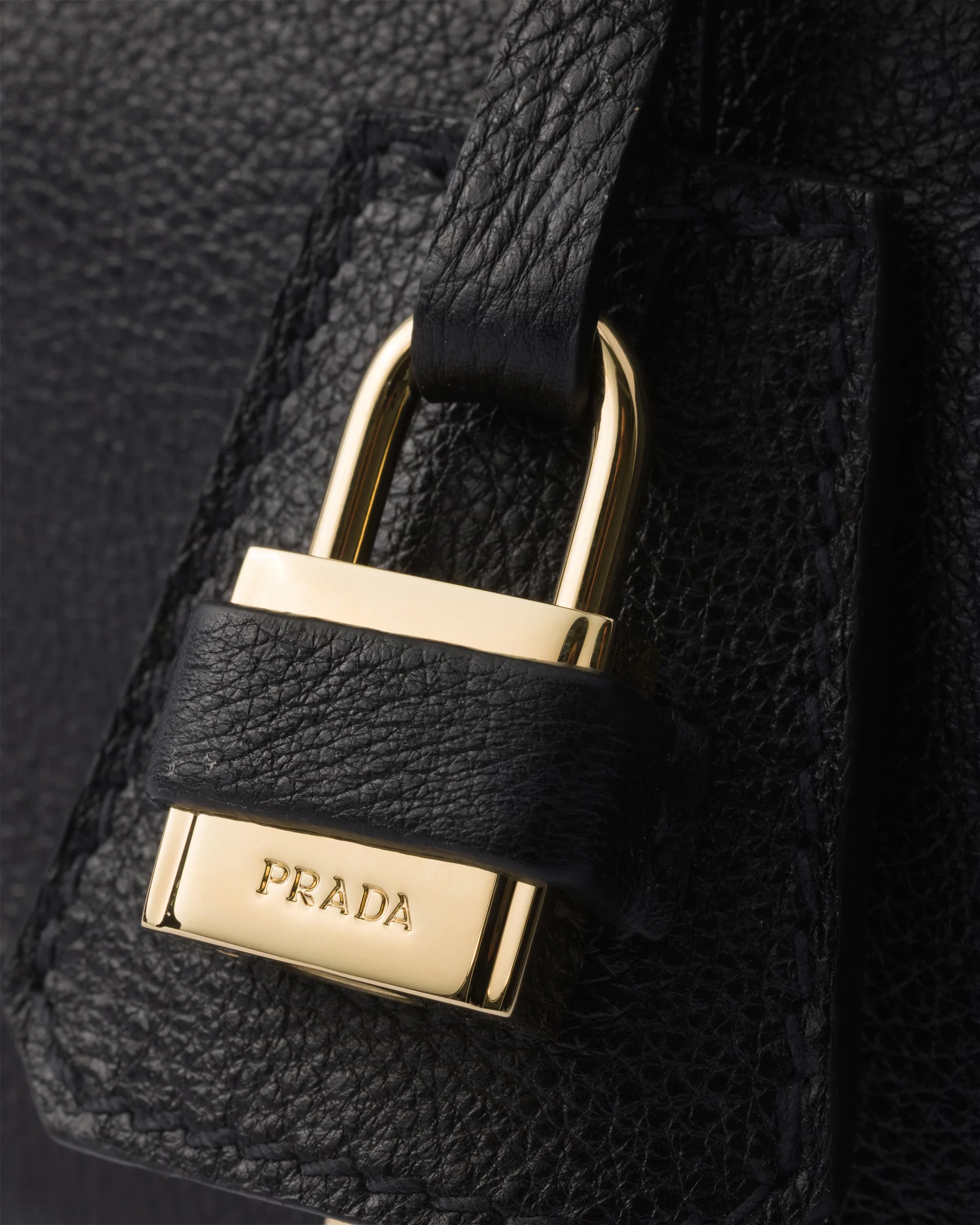 프라다 Prada Ouvert 라지 레더 토트백 1BG661_2HF2_F0036_V_OOO