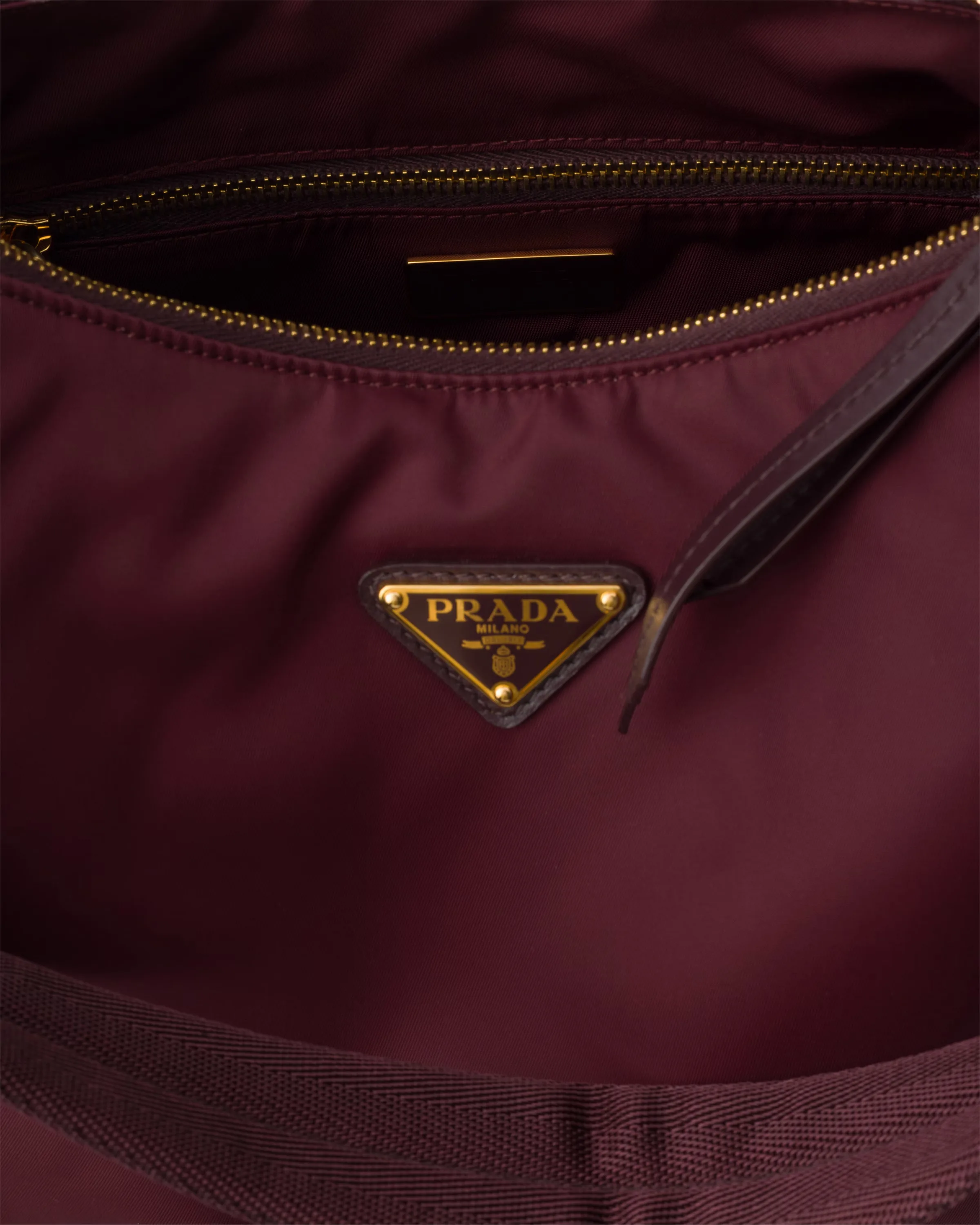 프라다 Prada Explore 라지 Re-Nylon & 레더 백 1BC264_RDLN_F0040_V_NOO