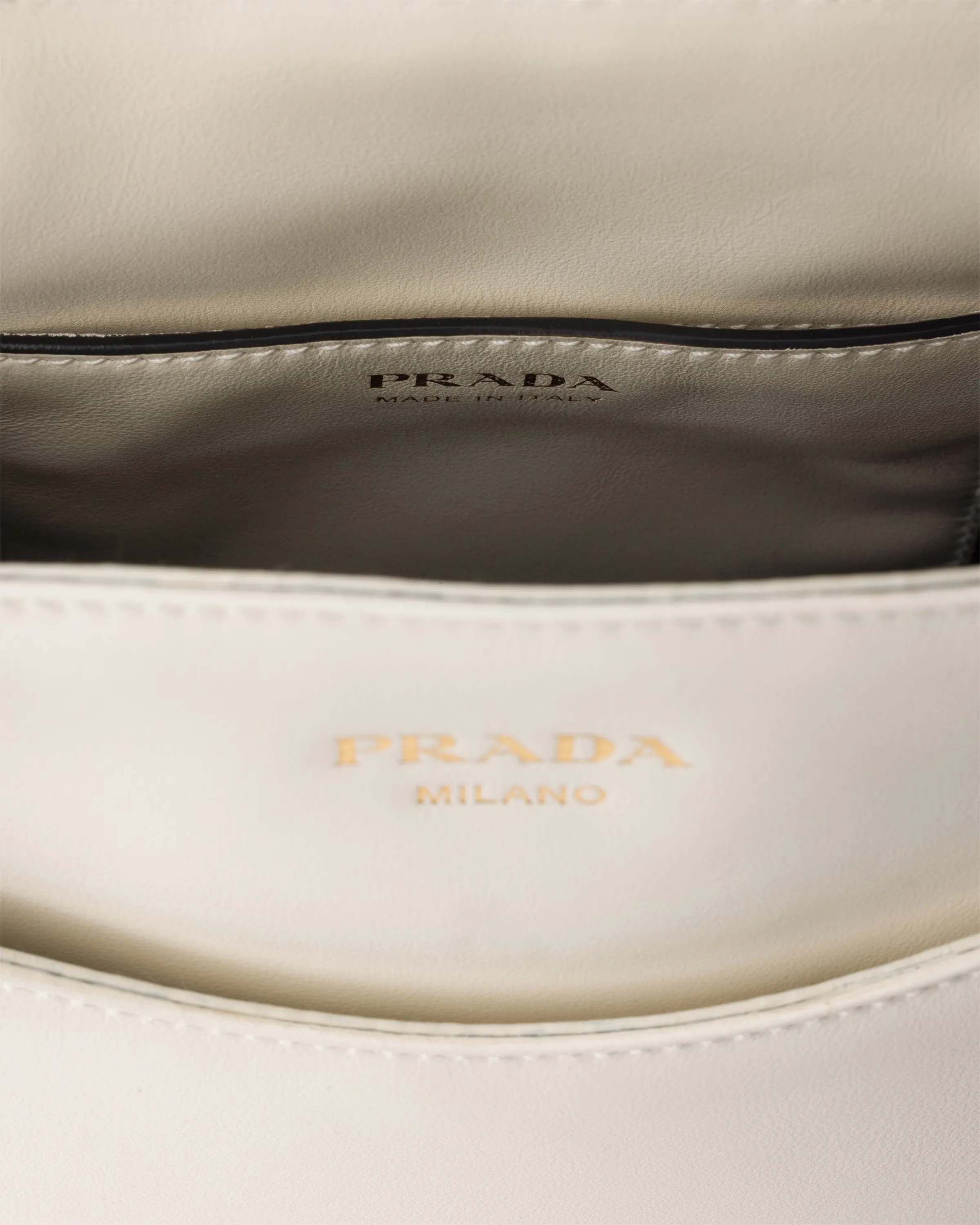 프라다 Prada Carry 미니 레더 핸드백 1BA496_2C6A_F0002_V_OOO