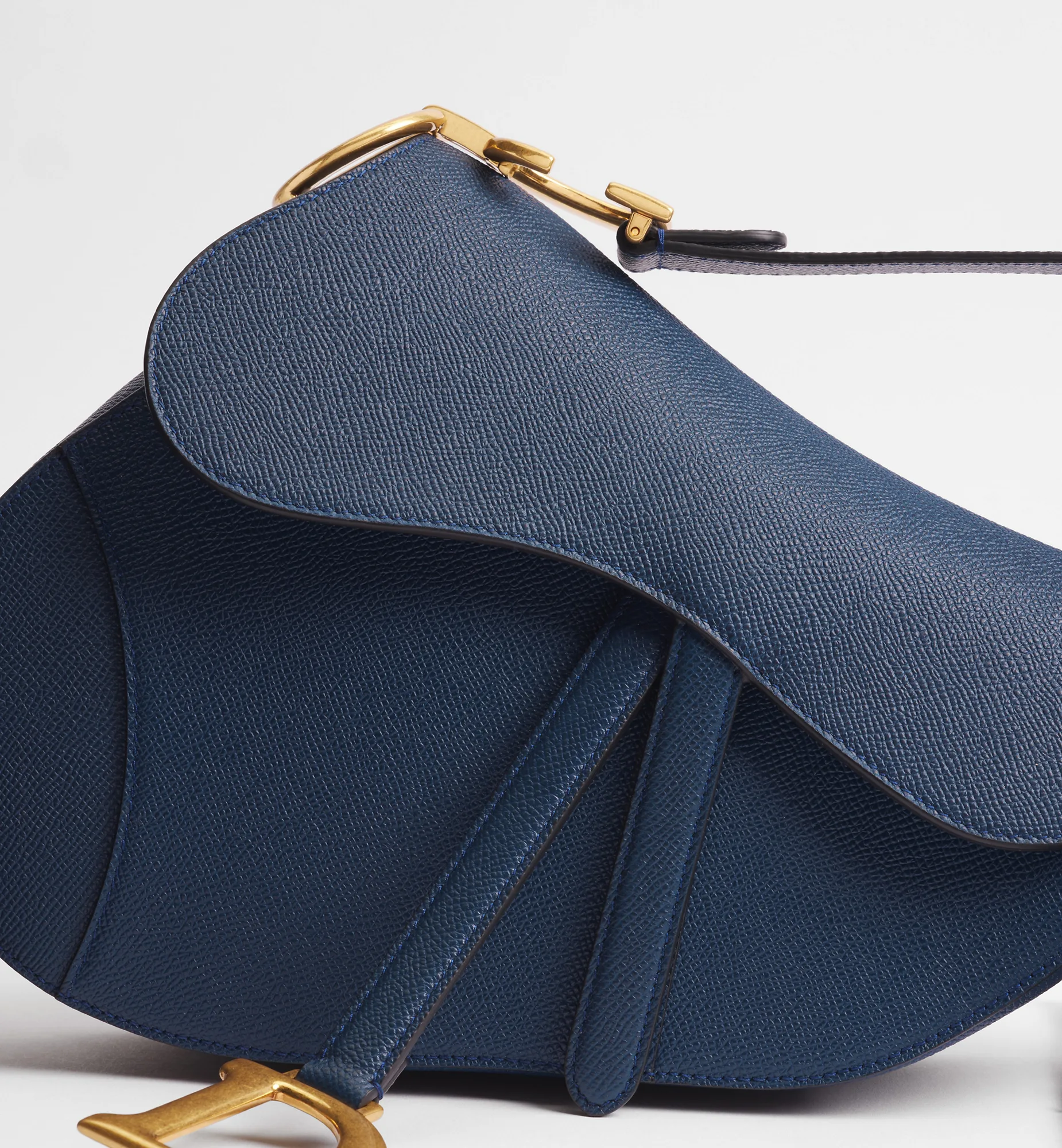 디올 백 새들 숄더 스트랩 M0455CBAA_M900
