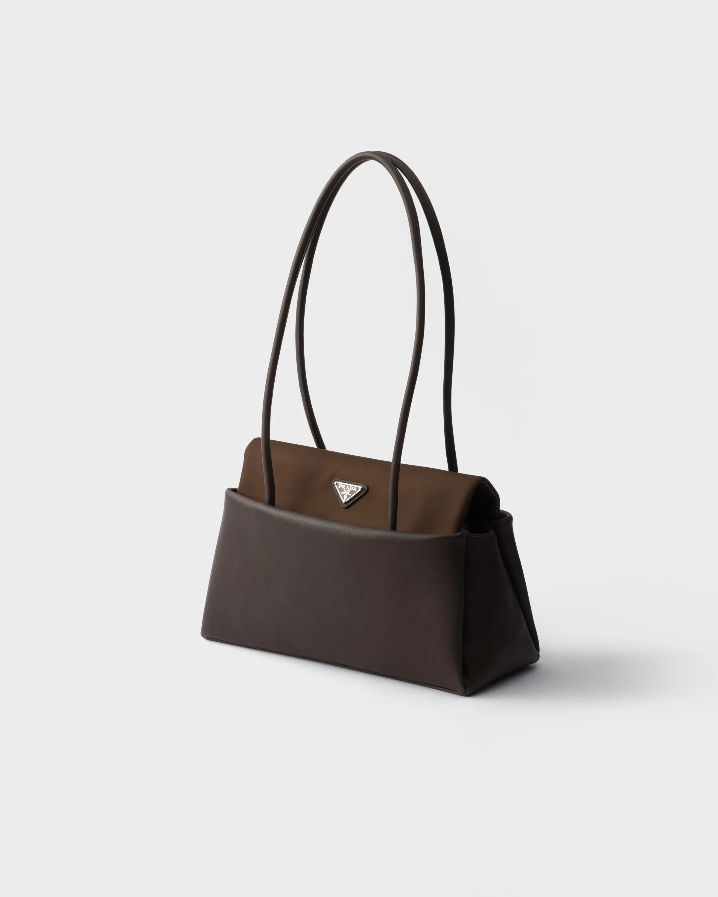 프라다 Prada Passage 미디엄 레더 백 & Re-Nylon 플랩 1BA495_2G52_F0002_V_OPO