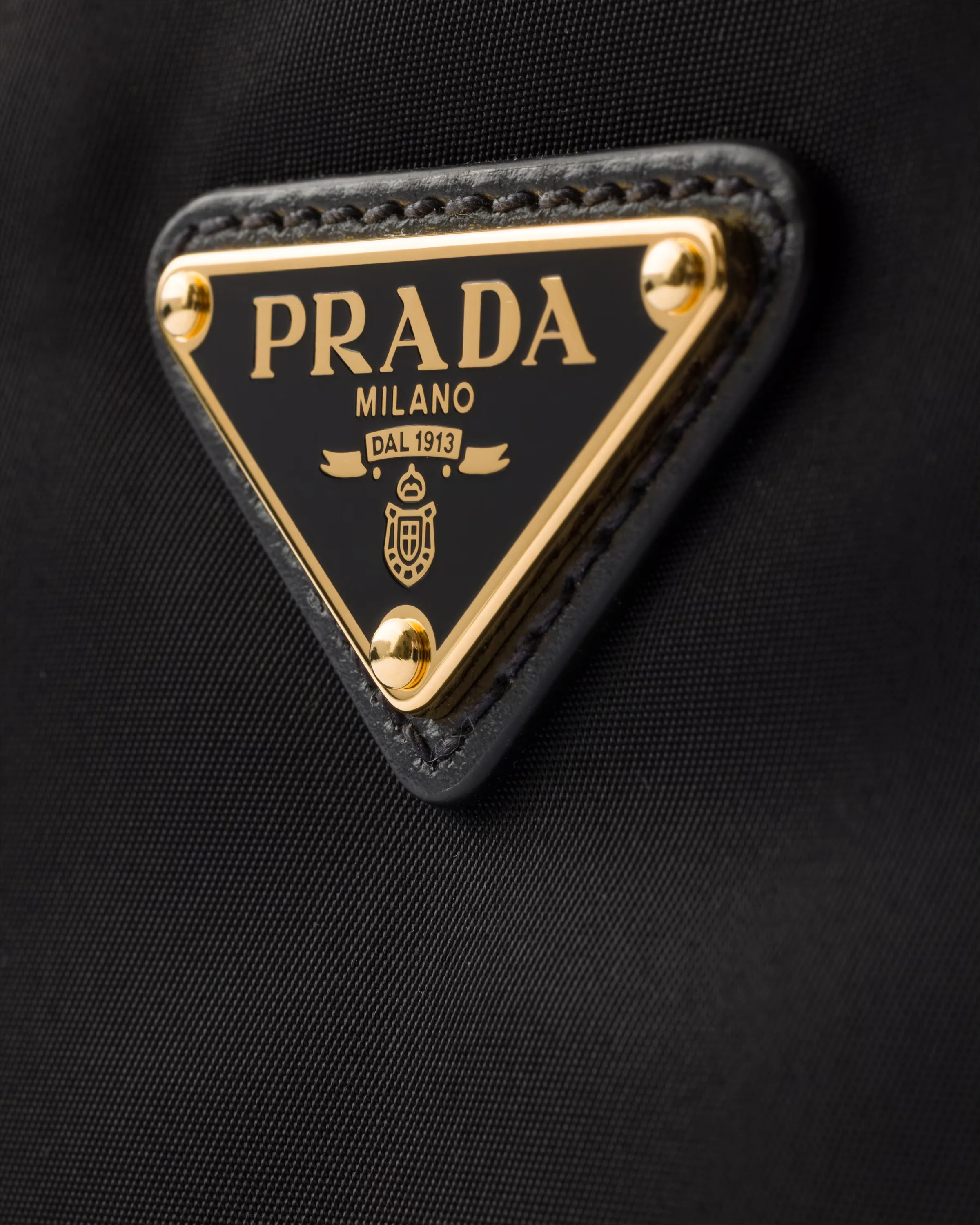 프라다 Prada Explore 스몰 Re-Nylon & 레더 숄더백 1BH232_RDLN_F0002_V_NOO