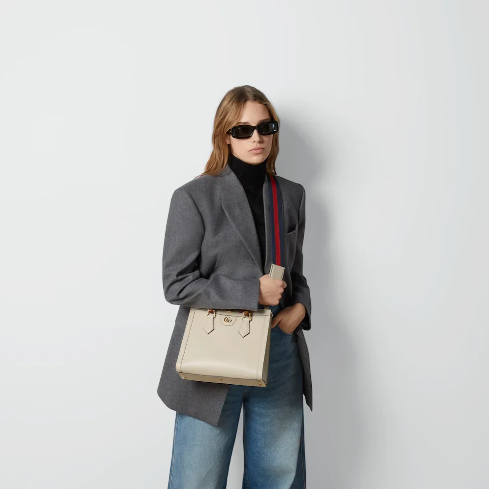 구찌 Gucci Diana 미디엄 토트백 702721U3ZDT9244