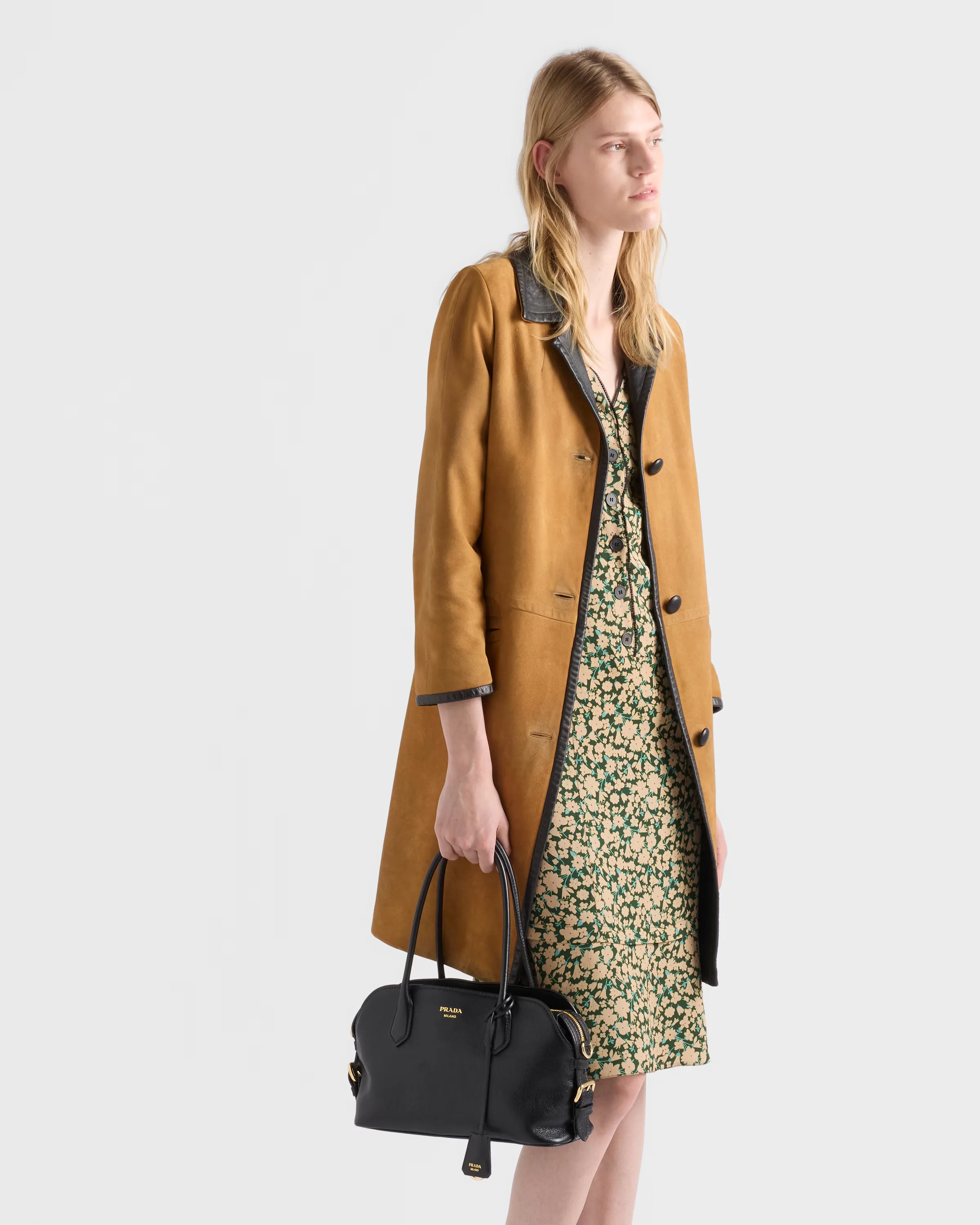 프라다 Prada Signet 미디엄 레더 토트백 1BG609_2HF2_F0002_V_DOO